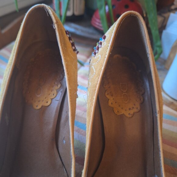 Vintage beaded Aldo heels - Picture 3 of 7